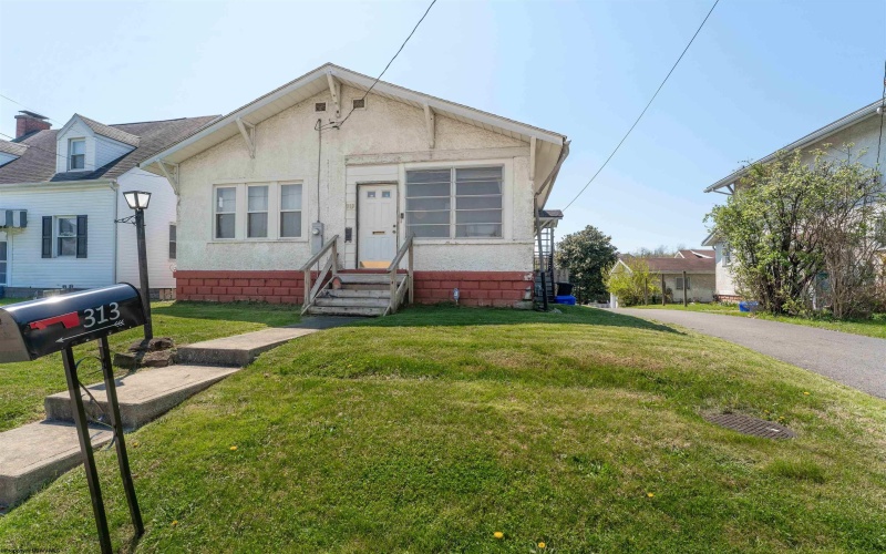 313 New York Avenue, Westover, West Virginia 26501, 2 Bedrooms Bedrooms, 5 Rooms Rooms,1 BathroomBathrooms,Single Family Detached,For Sale,New York,10164348