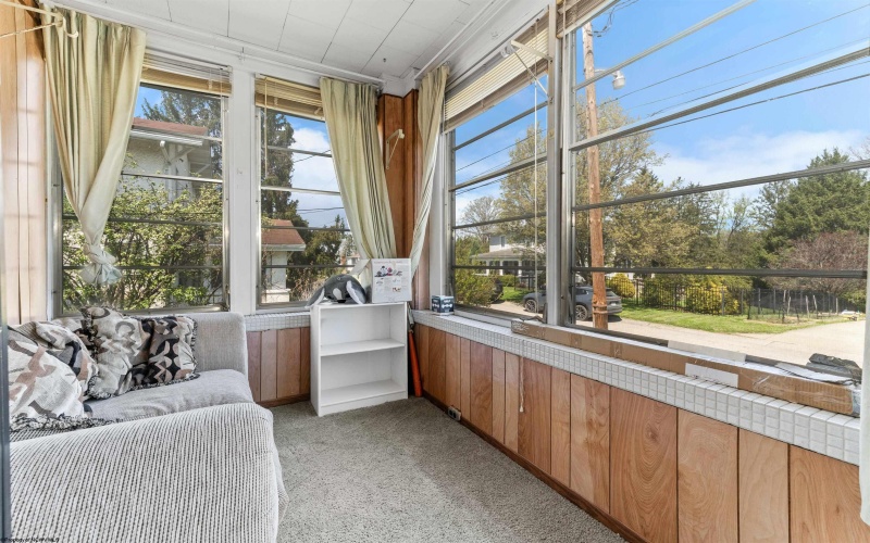 313 New York Avenue, Westover, West Virginia 26501, 2 Bedrooms Bedrooms, 5 Rooms Rooms,1 BathroomBathrooms,Single Family Detached,For Sale,New York,10164348