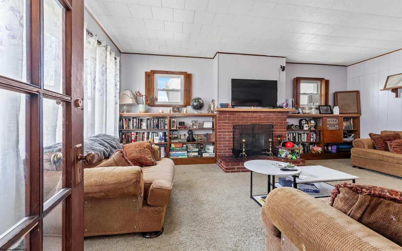 313 New York Avenue, Westover, West Virginia 26501, 2 Bedrooms Bedrooms, 5 Rooms Rooms,1 BathroomBathrooms,Single Family Detached,For Sale,New York,10164348