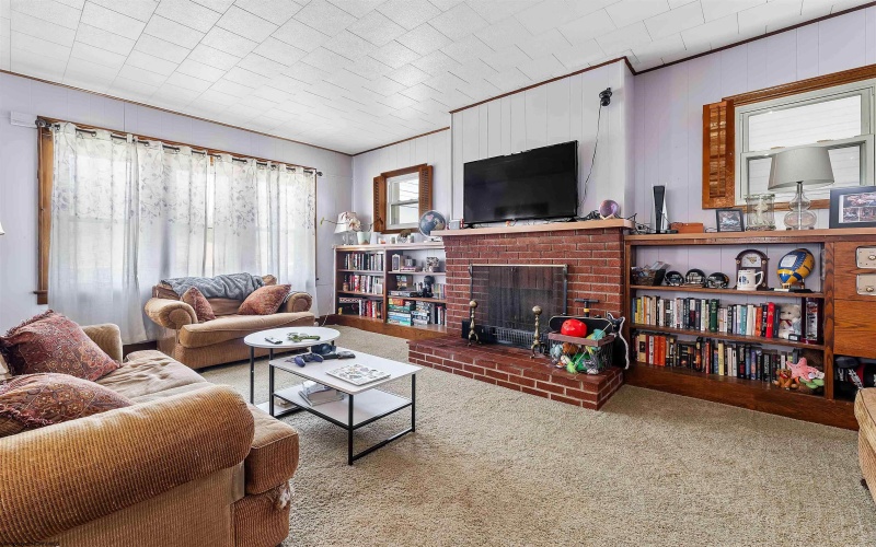 313 New York Avenue, Westover, West Virginia 26501, 2 Bedrooms Bedrooms, 5 Rooms Rooms,1 BathroomBathrooms,Single Family Detached,For Sale,New York,10164348