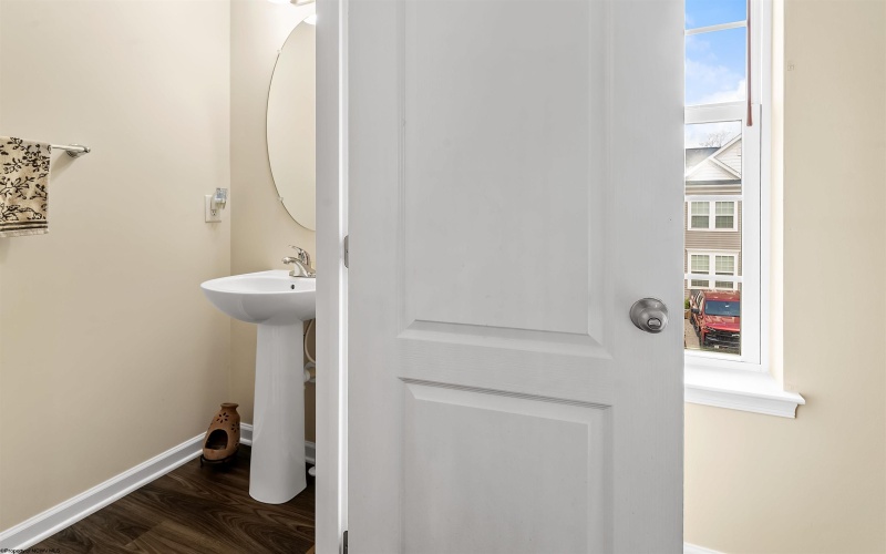 401 Turquoise Lane, Morgantown, West Virginia 26508, 3 Bedrooms Bedrooms, 8 Rooms Rooms,3 BathroomsBathrooms,Single Family Attached,For Sale,Turquoise,10164343