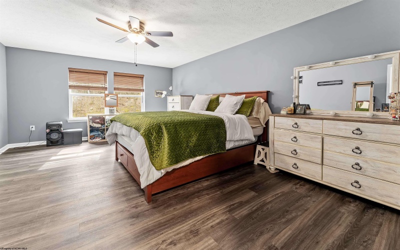 401 Turquoise Lane, Morgantown, West Virginia 26508, 3 Bedrooms Bedrooms, 8 Rooms Rooms,3 BathroomsBathrooms,Single Family Attached,For Sale,Turquoise,10164343