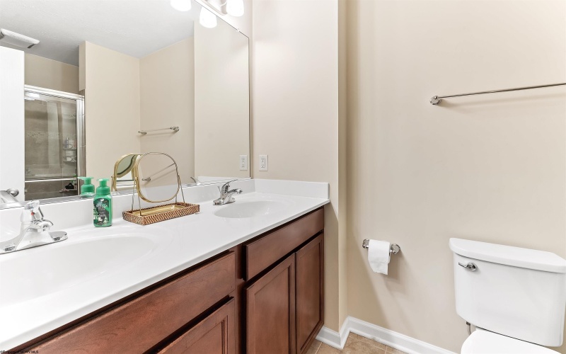 401 Turquoise Lane, Morgantown, West Virginia 26508, 3 Bedrooms Bedrooms, 8 Rooms Rooms,3 BathroomsBathrooms,Single Family Attached,For Sale,Turquoise,10164343