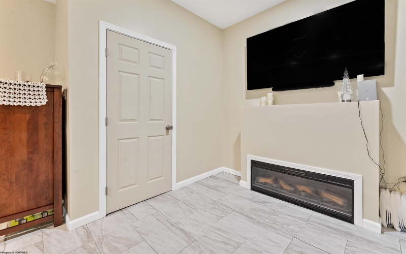 401 Turquoise Lane, Morgantown, West Virginia 26508, 3 Bedrooms Bedrooms, 8 Rooms Rooms,3 BathroomsBathrooms,Single Family Attached,For Sale,Turquoise,10164343