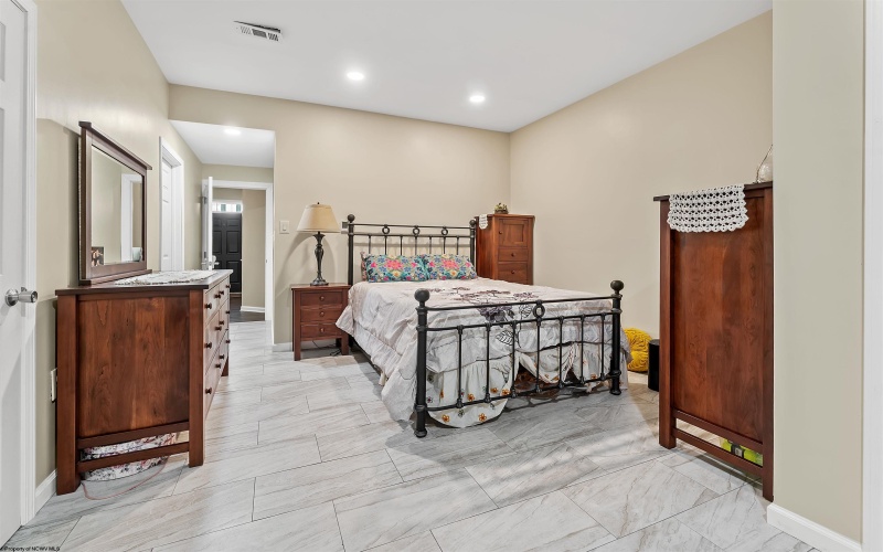 401 Turquoise Lane, Morgantown, West Virginia 26508, 3 Bedrooms Bedrooms, 8 Rooms Rooms,3 BathroomsBathrooms,Single Family Attached,For Sale,Turquoise,10164343