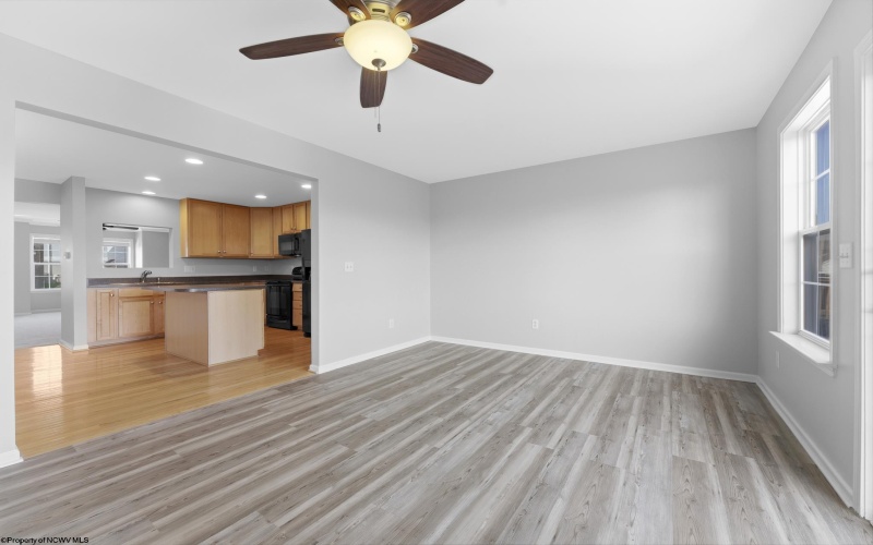 37 Robin Lane, Morgantown, West Virginia 26508, 3 Bedrooms Bedrooms, 10 Rooms Rooms,2 BathroomsBathrooms,Single Family Attached,For Sale,Robin,10164345