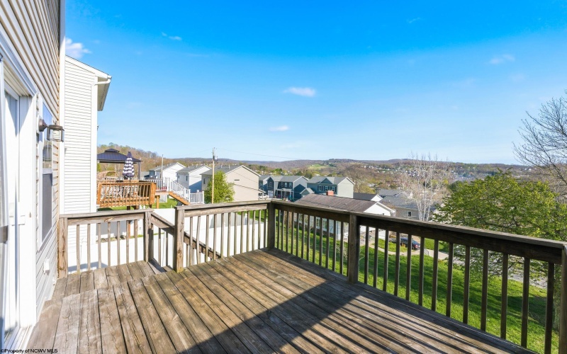 37 Robin Lane, Morgantown, West Virginia 26508, 3 Bedrooms Bedrooms, 10 Rooms Rooms,2 BathroomsBathrooms,Single Family Attached,For Sale,Robin,10164345