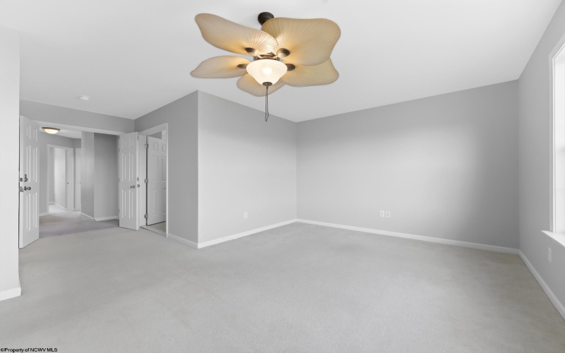 37 Robin Lane, Morgantown, West Virginia 26508, 3 Bedrooms Bedrooms, 10 Rooms Rooms,2 BathroomsBathrooms,Single Family Attached,For Sale,Robin,10164345