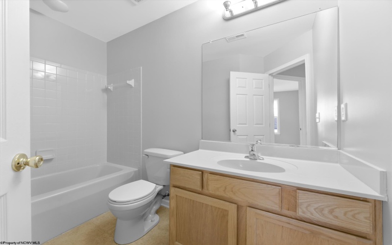 37 Robin Lane, Morgantown, West Virginia 26508, 3 Bedrooms Bedrooms, 10 Rooms Rooms,2 BathroomsBathrooms,Single Family Attached,For Sale,Robin,10164345