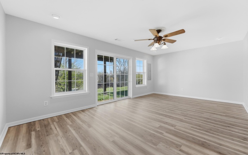 37 Robin Lane, Morgantown, West Virginia 26508, 3 Bedrooms Bedrooms, 10 Rooms Rooms,2 BathroomsBathrooms,Single Family Attached,For Sale,Robin,10164345