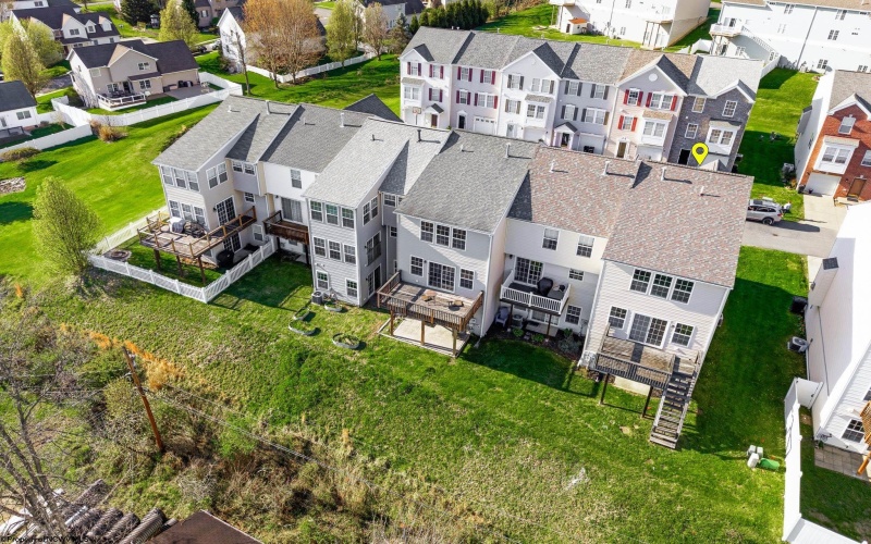 37 Robin Lane, Morgantown, West Virginia 26508, 3 Bedrooms Bedrooms, 10 Rooms Rooms,2 BathroomsBathrooms,Single Family Attached,For Sale,Robin,10164345