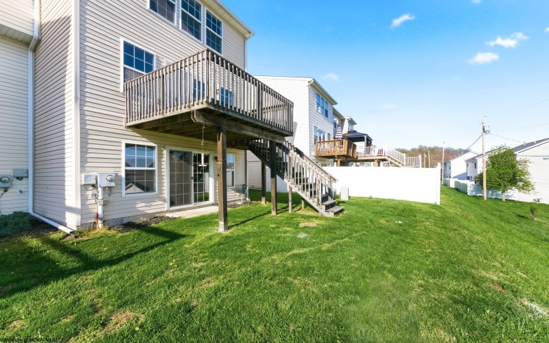 37 Robin Lane, Morgantown, West Virginia 26508, 3 Bedrooms Bedrooms, 10 Rooms Rooms,2 BathroomsBathrooms,Single Family Attached,For Sale,Robin,10164345