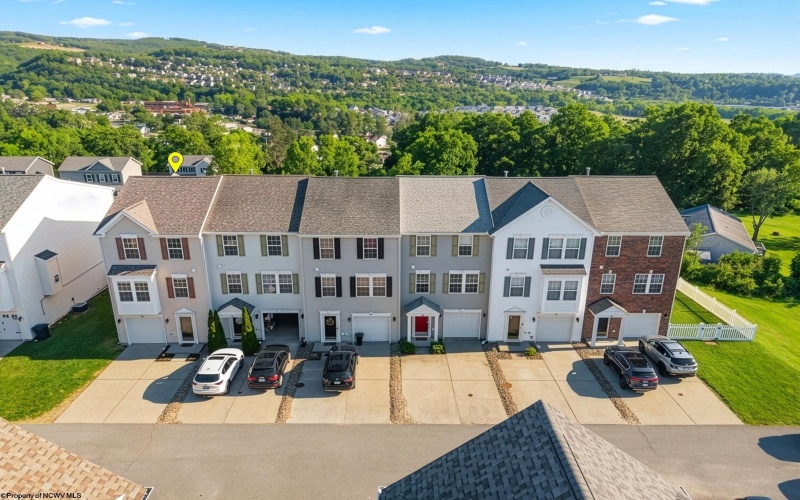 37 Robin Lane, Morgantown, West Virginia 26508, 3 Bedrooms Bedrooms, 10 Rooms Rooms,2 BathroomsBathrooms,Single Family Attached,For Sale,Robin,10164345