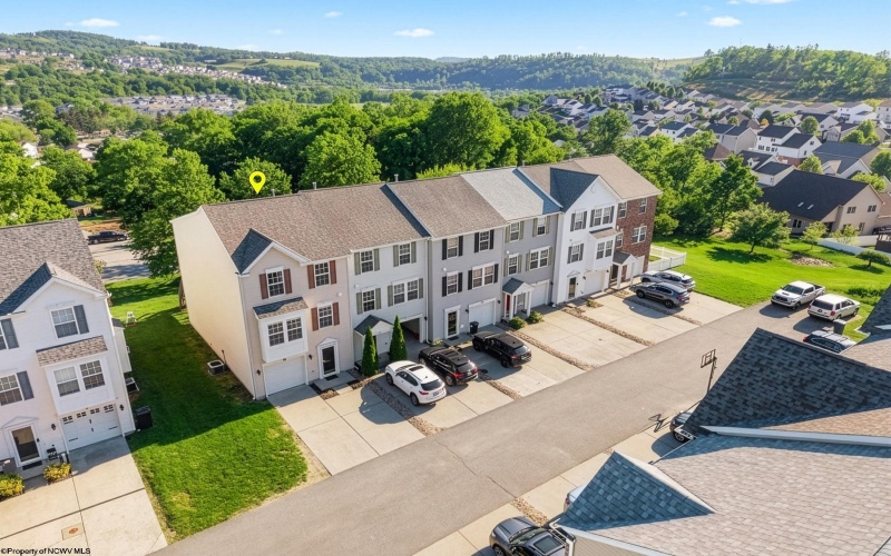 37 Robin Lane, Morgantown, West Virginia 26508, 3 Bedrooms Bedrooms, 10 Rooms Rooms,2 BathroomsBathrooms,Single Family Attached,For Sale,Robin,10164345