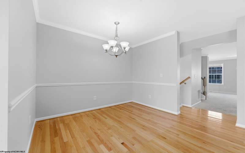 37 Robin Lane, Morgantown, West Virginia 26508, 3 Bedrooms Bedrooms, 10 Rooms Rooms,2 BathroomsBathrooms,Single Family Attached,For Sale,Robin,10164345