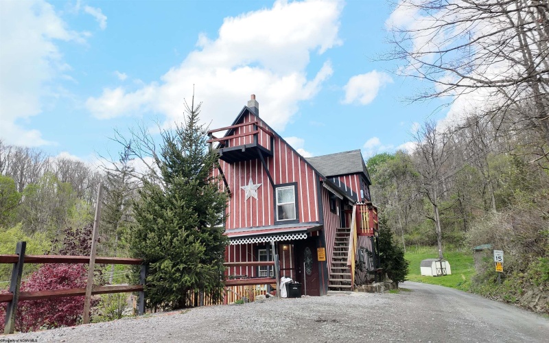 151 Patricia Avenue, Elkins, West Virginia 26241, 1 Bedroom Bedrooms, 10 Rooms Rooms,2 BathroomsBathrooms,Single Family Detached,For Sale,Patricia,10164347