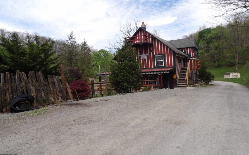 151 Patricia Avenue, Elkins, West Virginia 26241, 1 Bedroom Bedrooms, 10 Rooms Rooms,2 BathroomsBathrooms,Single Family Detached,For Sale,Patricia,10164347