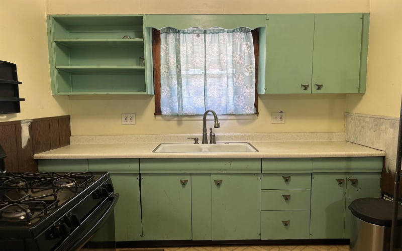 600 Limestone Road, Clarksburg, West Virginia 26301, 2 Bedrooms Bedrooms, 5 Rooms Rooms,1 BathroomBathrooms,Single Family Detached,For Sale,Limestone,10164344