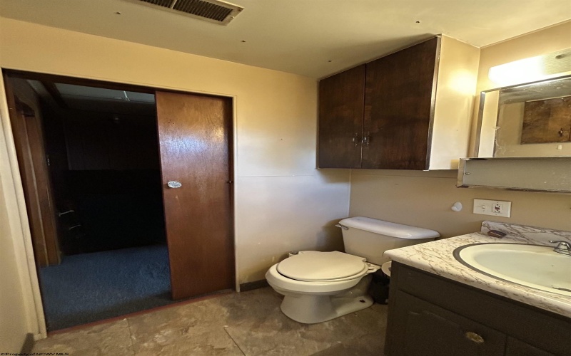 600 Limestone Road, Clarksburg, West Virginia 26301, 2 Bedrooms Bedrooms, 5 Rooms Rooms,1 BathroomBathrooms,Single Family Detached,For Sale,Limestone,10164344