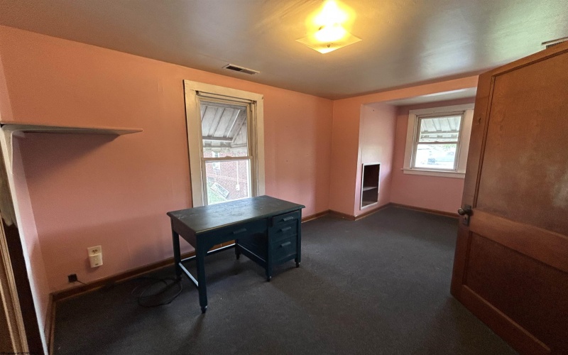 600 Limestone Road, Clarksburg, West Virginia 26301, 2 Bedrooms Bedrooms, 5 Rooms Rooms,1 BathroomBathrooms,Single Family Detached,For Sale,Limestone,10164344