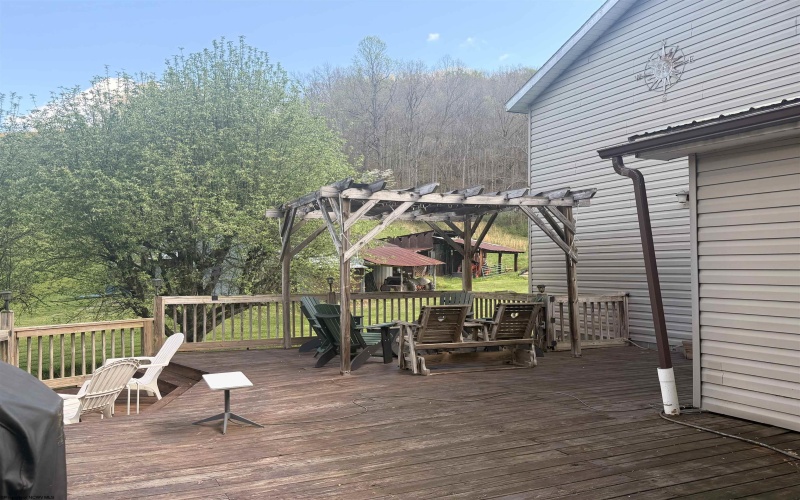 99 Benson School Drive, Jane Lew, West Virginia 26378, 4 Bedrooms Bedrooms, 10 Rooms Rooms,2 BathroomsBathrooms,Single Family Detached,For Sale,Benson School,10164350