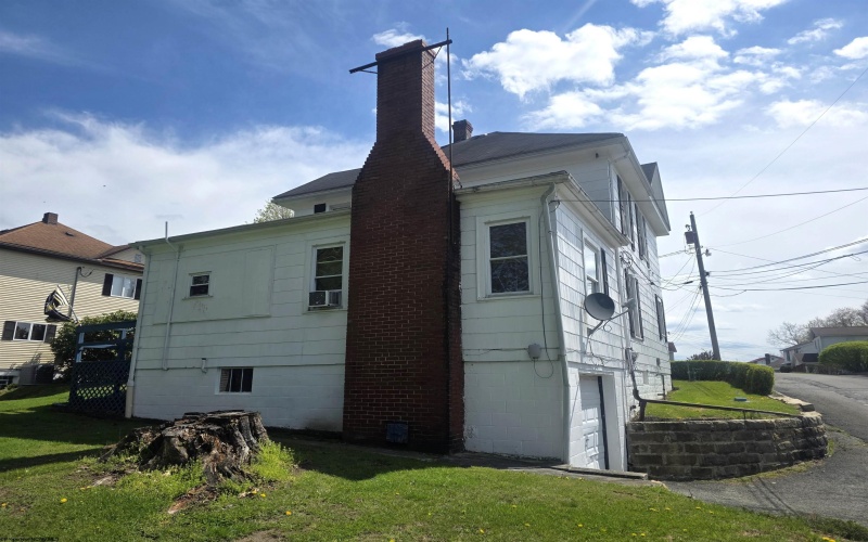 80 Grace Avenue, Masontown, West Virginia 26542, ,Multi-unit/income,For Sale,Grace,10164349
