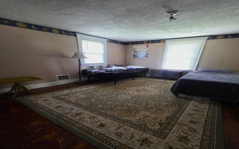 80 Grace Avenue, Masontown, West Virginia 26542, ,Multi-unit/income,For Sale,Grace,10164349