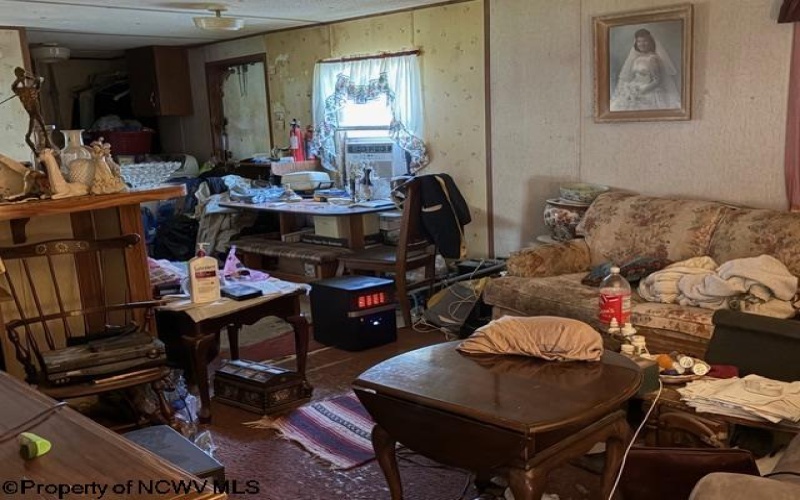 374 Saylor Road, Morgantown, West Virginia 26501, 2 Bedrooms Bedrooms, 4 Rooms Rooms,1 BathroomBathrooms,Single Family Detached,For Sale,Saylor,10164352