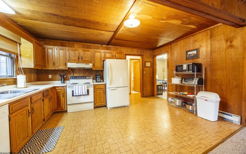 48 Chickadee Drive, Davis, West Virginia 26260, 3 Bedrooms Bedrooms, 7 Rooms Rooms,2 BathroomsBathrooms,Single Family Detached,For Sale,Chickadee,10164353