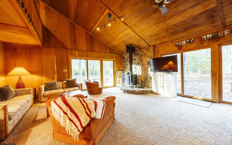 48 Chickadee Drive, Davis, West Virginia 26260, 3 Bedrooms Bedrooms, 7 Rooms Rooms,2 BathroomsBathrooms,Single Family Detached,For Sale,Chickadee,10164353