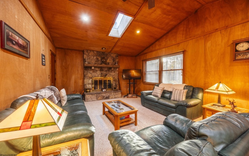 48 Chickadee Drive, Davis, West Virginia 26260, 3 Bedrooms Bedrooms, 7 Rooms Rooms,2 BathroomsBathrooms,Single Family Detached,For Sale,Chickadee,10164353