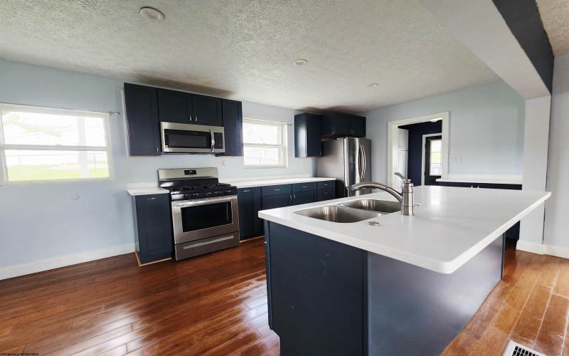 1255 Montrose Avenue, Morgantown, West Virginia 26505, 3 Bedrooms Bedrooms, 6 Rooms Rooms,2 BathroomsBathrooms,Single Family Detached,For Sale,Montrose,10164355