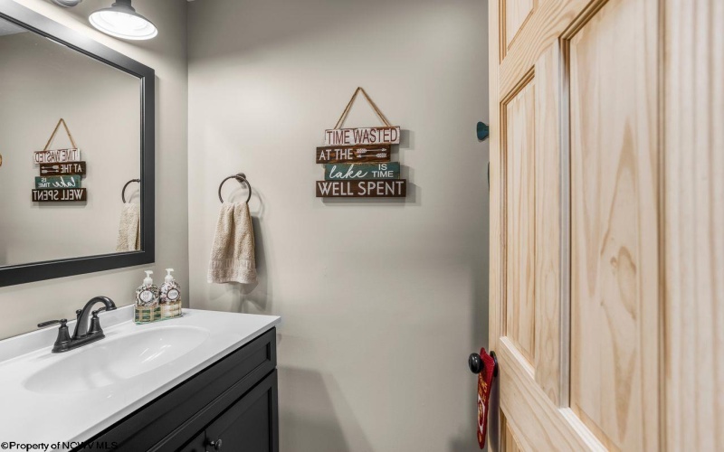 442 Grosbeak Drive, Terra Alta, West Virginia 26764, 3 Bedrooms Bedrooms, 10 Rooms Rooms,2 BathroomsBathrooms,Single Family Detached,For Sale,Grosbeak,10164356