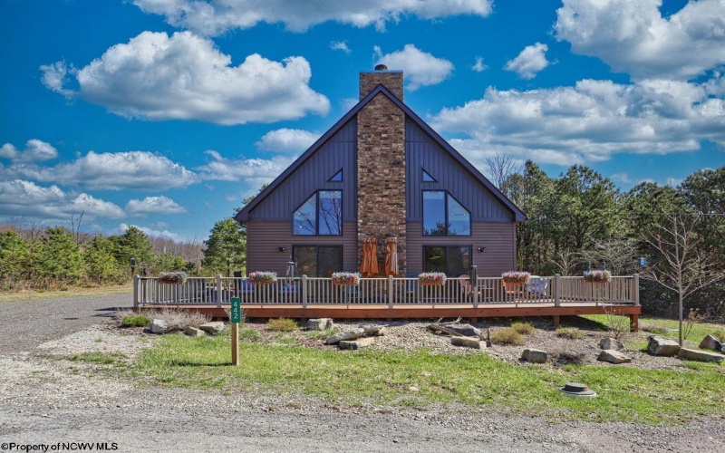 442 Grosbeak Drive, Terra Alta, West Virginia 26764, 3 Bedrooms Bedrooms, 10 Rooms Rooms,2 BathroomsBathrooms,Single Family Detached,For Sale,Grosbeak,10164356