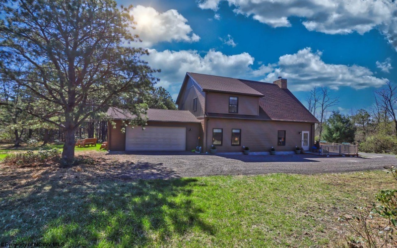 442 Grosbeak Drive, Terra Alta, West Virginia 26764, 3 Bedrooms Bedrooms, 10 Rooms Rooms,2 BathroomsBathrooms,Single Family Detached,For Sale,Grosbeak,10164356