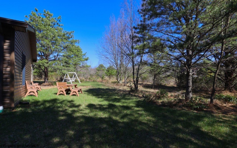 442 Grosbeak Drive, Terra Alta, West Virginia 26764, 3 Bedrooms Bedrooms, 10 Rooms Rooms,2 BathroomsBathrooms,Single Family Detached,For Sale,Grosbeak,10164356