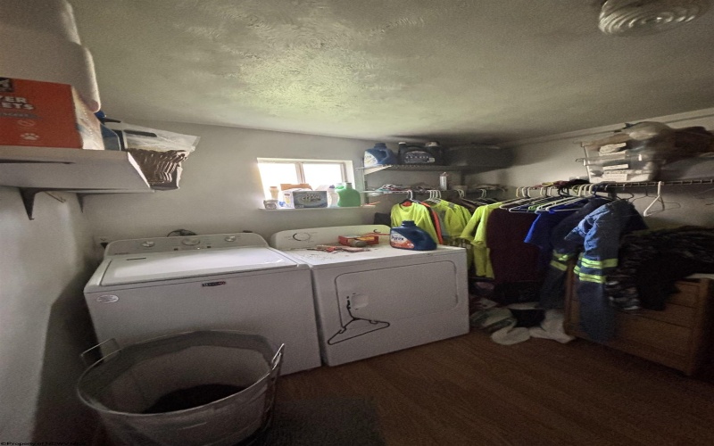 1021 Clover Run Road, Montrose, West Virginia 26283, 3 Bedrooms Bedrooms, 8 Rooms Rooms,1 BathroomBathrooms,Single Family Detached,For Sale,Clover Run,10164358