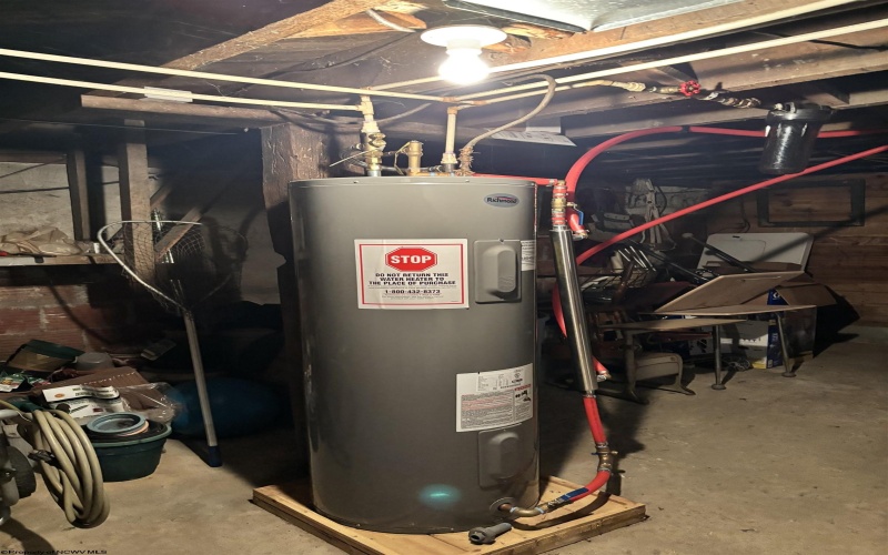 1021 Clover Run Road, Montrose, West Virginia 26283, 3 Bedrooms Bedrooms, 8 Rooms Rooms,1 BathroomBathrooms,Single Family Detached,For Sale,Clover Run,10164358