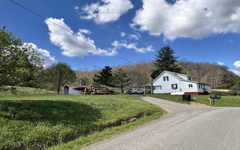1021 Clover Run Road, Montrose, West Virginia 26283, 3 Bedrooms Bedrooms, 8 Rooms Rooms,1 BathroomBathrooms,Single Family Detached,For Sale,Clover Run,10164358