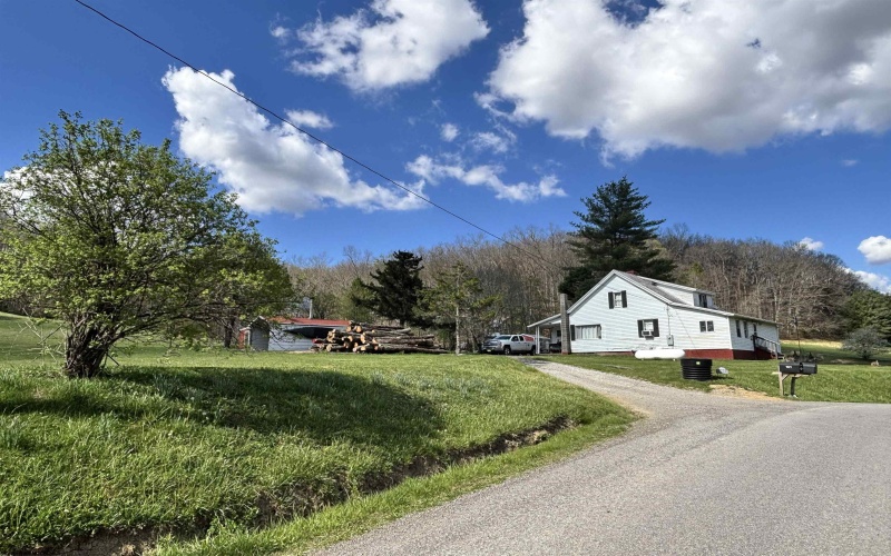 1021 Clover Run Road, Montrose, West Virginia 26283, 3 Bedrooms Bedrooms, 8 Rooms Rooms,1 BathroomBathrooms,Single Family Detached,For Sale,Clover Run,10164358