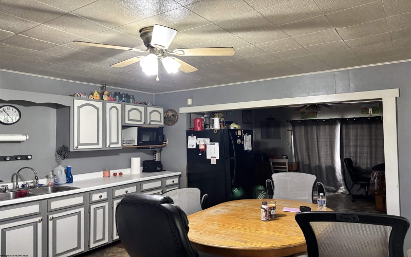 1021 Clover Run Road, Montrose, West Virginia 26283, 3 Bedrooms Bedrooms, 8 Rooms Rooms,1 BathroomBathrooms,Single Family Detached,For Sale,Clover Run,10164358