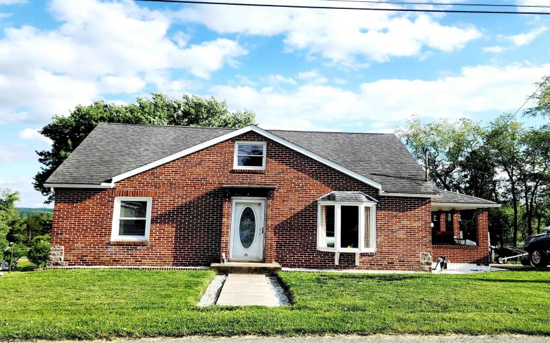 82 Pleasant Street, Masontown, West Virginia 26542, 3 Bedrooms Bedrooms, 6 Rooms Rooms,2 BathroomsBathrooms,Single Family Detached,For Sale,Pleasant,10164360