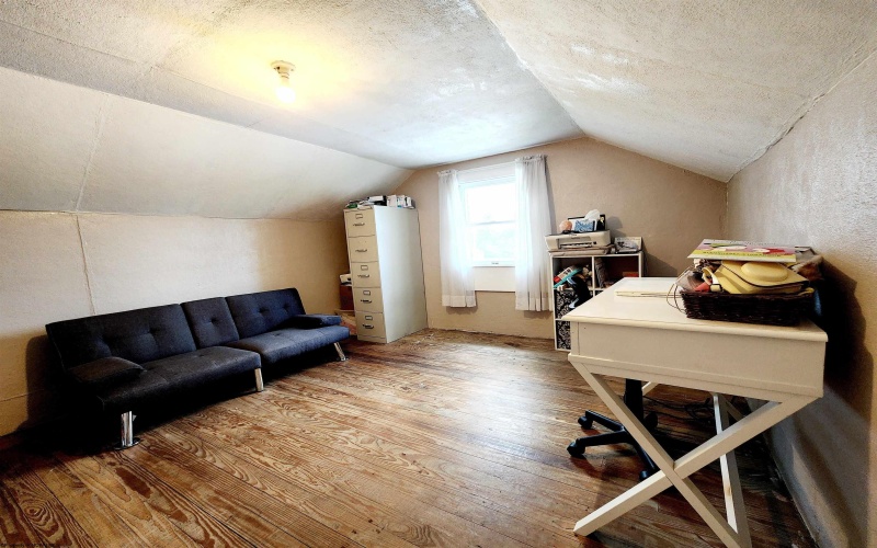 82 Pleasant Street, Masontown, West Virginia 26542, 3 Bedrooms Bedrooms, 6 Rooms Rooms,2 BathroomsBathrooms,Single Family Detached,For Sale,Pleasant,10164360