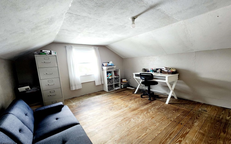 82 Pleasant Street, Masontown, West Virginia 26542, 3 Bedrooms Bedrooms, 6 Rooms Rooms,2 BathroomsBathrooms,Single Family Detached,For Sale,Pleasant,10164360