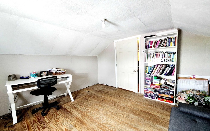 82 Pleasant Street, Masontown, West Virginia 26542, 3 Bedrooms Bedrooms, 6 Rooms Rooms,2 BathroomsBathrooms,Single Family Detached,For Sale,Pleasant,10164360