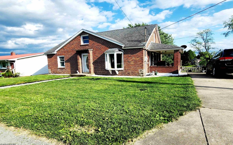 82 Pleasant Street, Masontown, West Virginia 26542, 3 Bedrooms Bedrooms, 6 Rooms Rooms,2 BathroomsBathrooms,Single Family Detached,For Sale,Pleasant,10164360