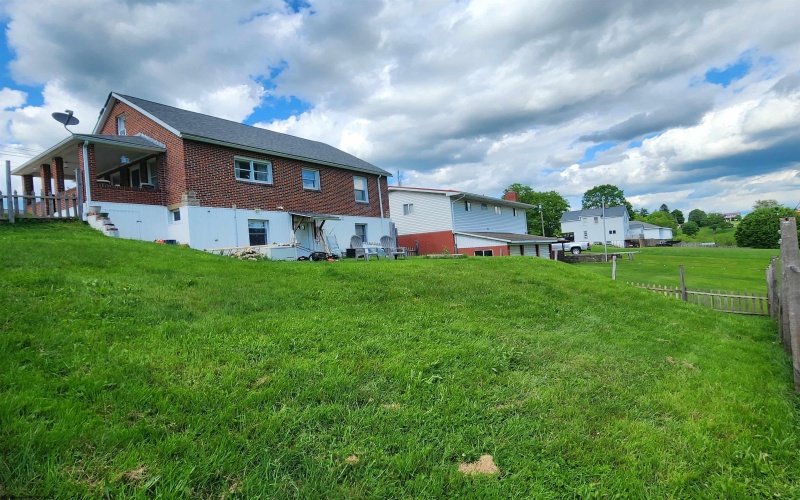 82 Pleasant Street, Masontown, West Virginia 26542, 3 Bedrooms Bedrooms, 6 Rooms Rooms,2 BathroomsBathrooms,Single Family Detached,For Sale,Pleasant,10164360