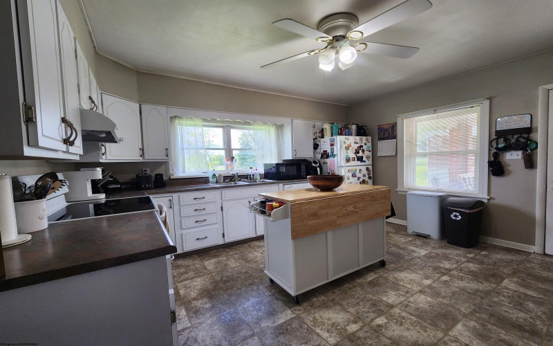 82 Pleasant Street, Masontown, West Virginia 26542, 3 Bedrooms Bedrooms, 6 Rooms Rooms,2 BathroomsBathrooms,Single Family Detached,For Sale,Pleasant,10164360