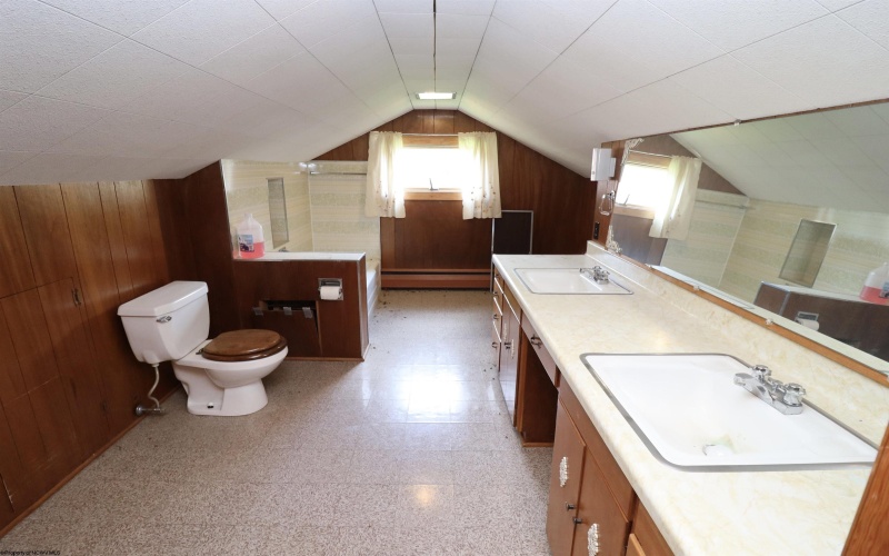 300 Beverly Pike, Elkins, West Virginia 26241, 3 Bedrooms Bedrooms, 7 Rooms Rooms,3 BathroomsBathrooms,Single Family Detached,For Sale,Beverly,10164359