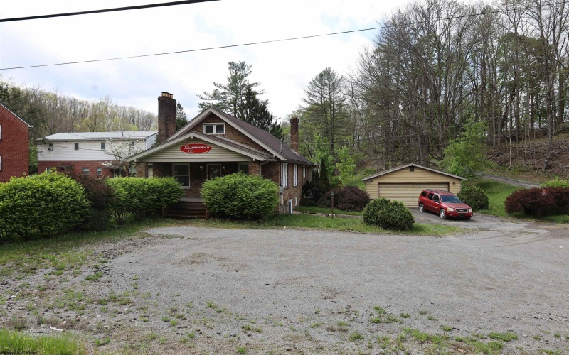 300 Beverly Pike, Elkins, West Virginia 26241, 3 Bedrooms Bedrooms, 7 Rooms Rooms,3 BathroomsBathrooms,Single Family Detached,For Sale,Beverly,10164359